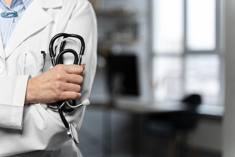 Día del Médico: Reconociendo a Quienes Hacen Posible Tu Camino a Ser Mamá
