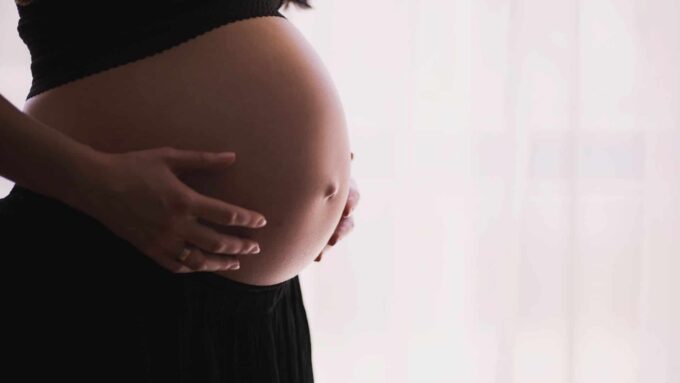 pregnant-woman-assisted-reproduction