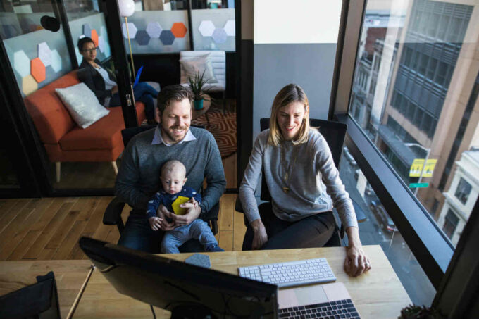 Infertilidad: Claire Jenkins con su familia