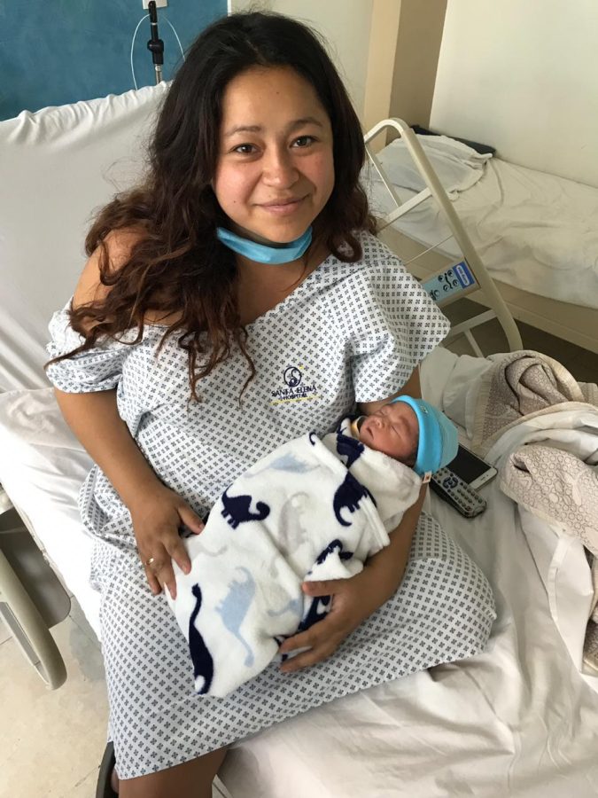 Mujer con bebé quiero ser mamá
